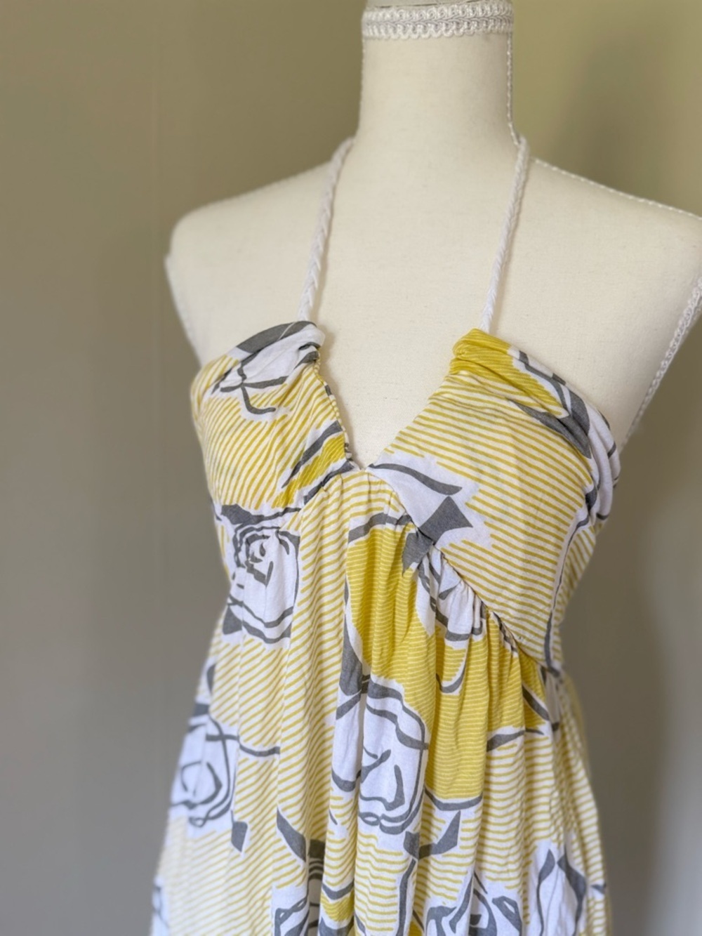 Y2K Vintage Lost Yellow Floral Halter Sundress with White Tie - Picture 2 of 9